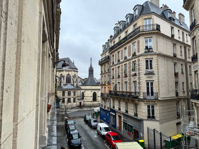 3 pièces, rue Saint Luc 75018 PARIS